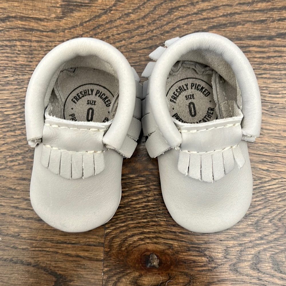 Size 0 Infant Freshly Picked Gray Moccasins
